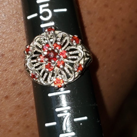 Vintage Sterling Ring of Garnet Stones - Picture 5 of 5